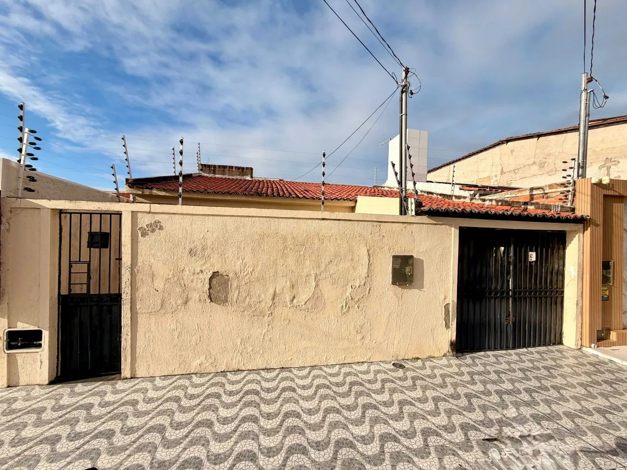 CASA À VENDA NA FAROLÂNDIA [14850]