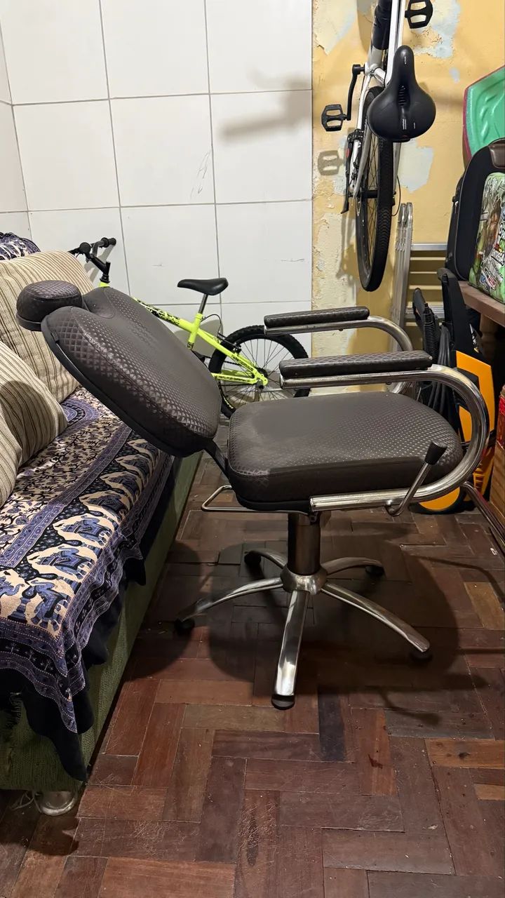 Cadeira reclinável Barbearia / Salão  - Foto 3