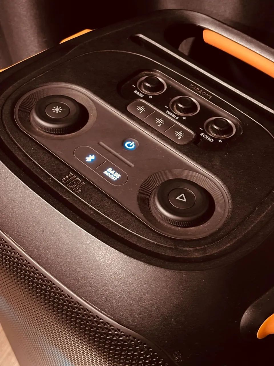 JBL 710