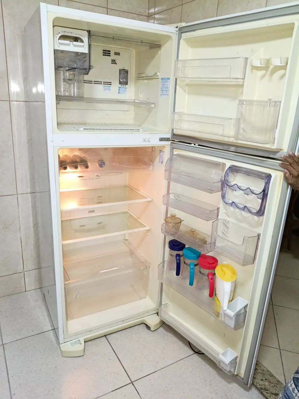 Vendo geladeira Electrolux DF46  - Foto 3