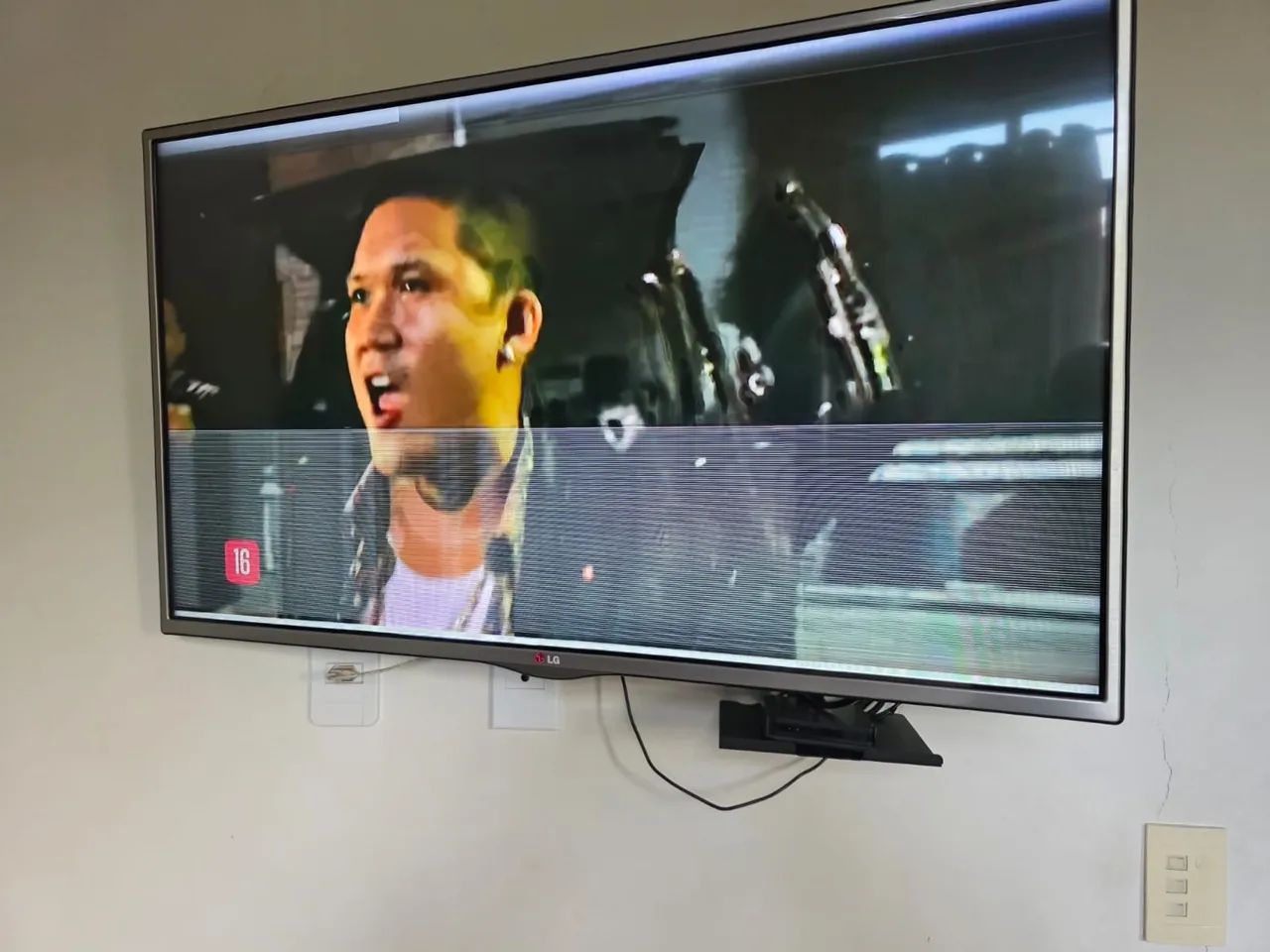 TV LG LED 42/47? - Liga normal, com defeito no backlight - Foto 4