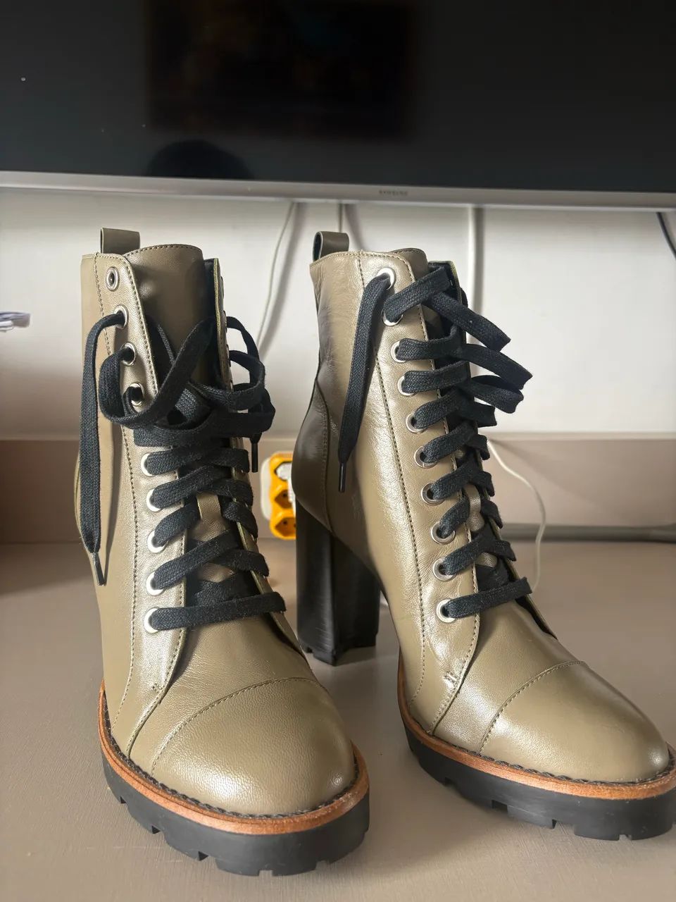 Bota couro Carrano nova  - Foto 2