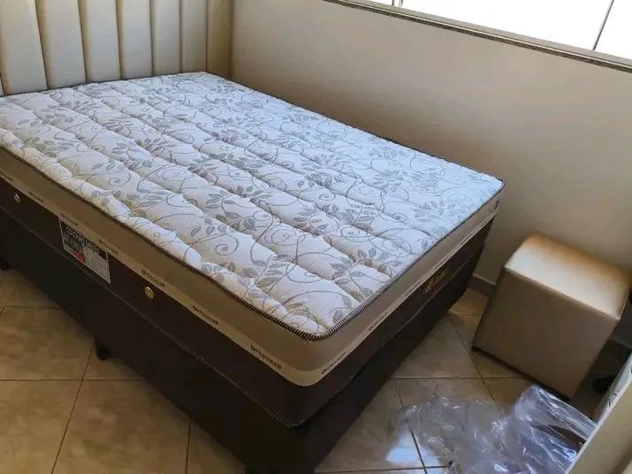 Cama casal base e colchão molas ensacadas 