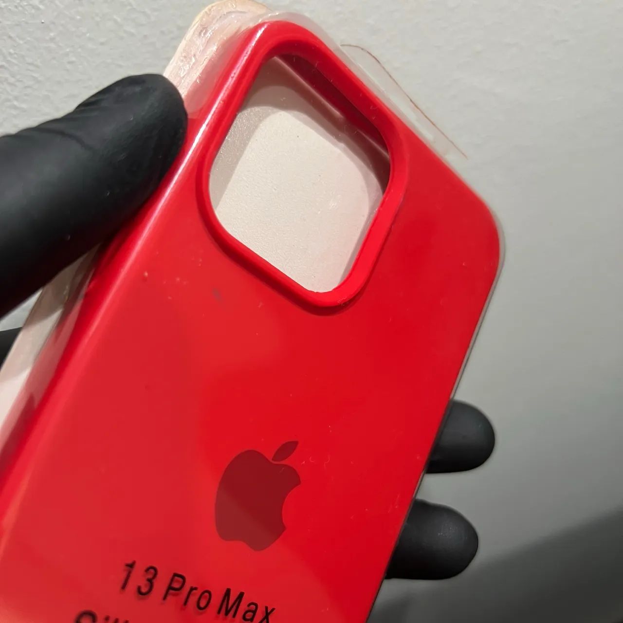 capinha iphone 13 pro max vermelha silicone - Foto 4