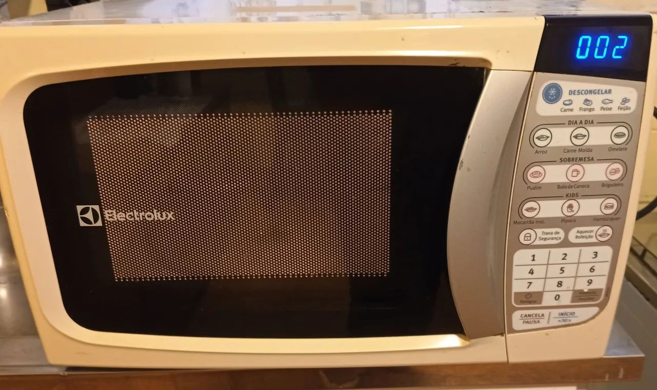 Microondas Electrolux funcionando perfeitamente 