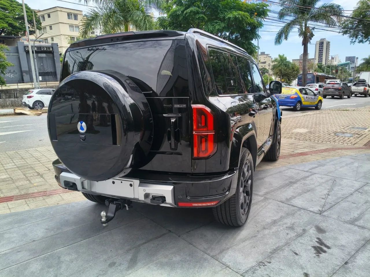 Denza B5 SUV híbrido plug-in, foto 9 de 20