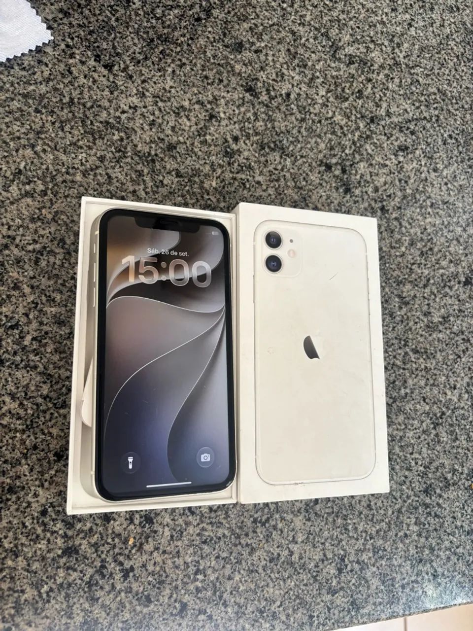 iPhone 11 com caixa