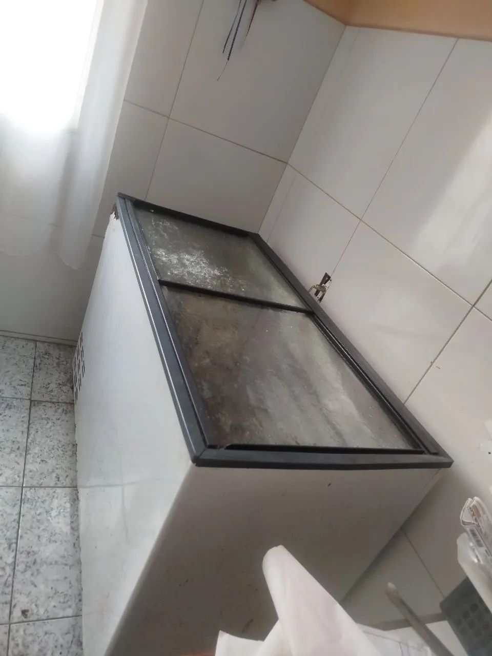Freezer horizontal tampo de vidro
