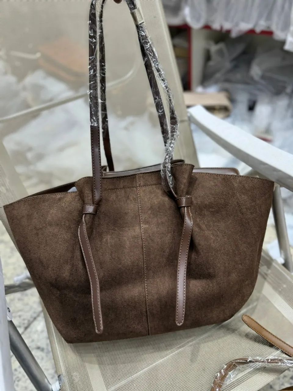 Bolsa Hera Bags (modelo Débora) Em Camurça caramelo C'Alças longas em Couro - Foto 4