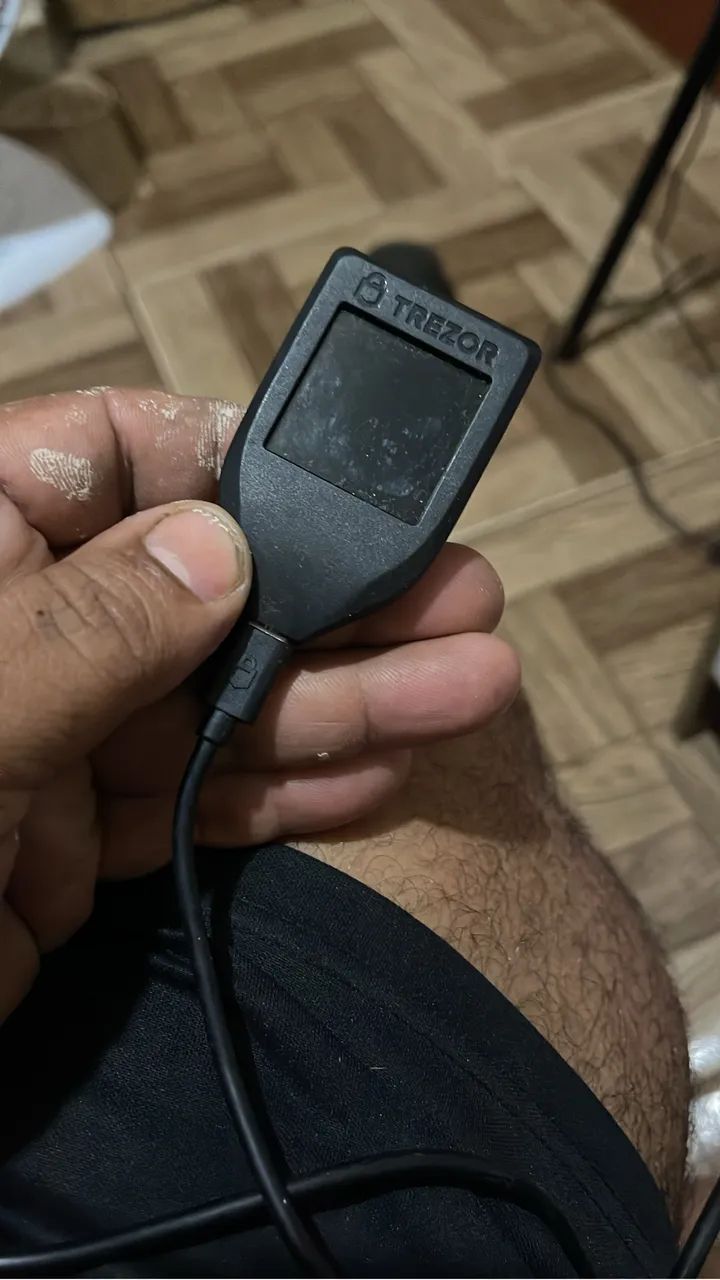 Trezor model T carteira de criptomoedas