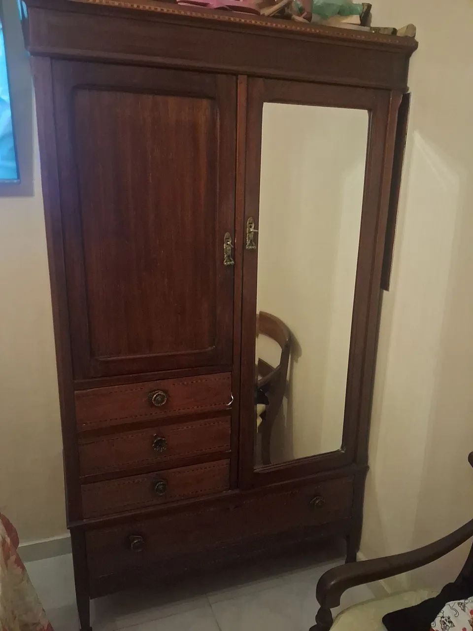 Guarda roupa antigo  - Foto 4