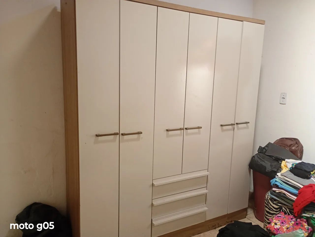 Vendo Guarda roupa semi novo