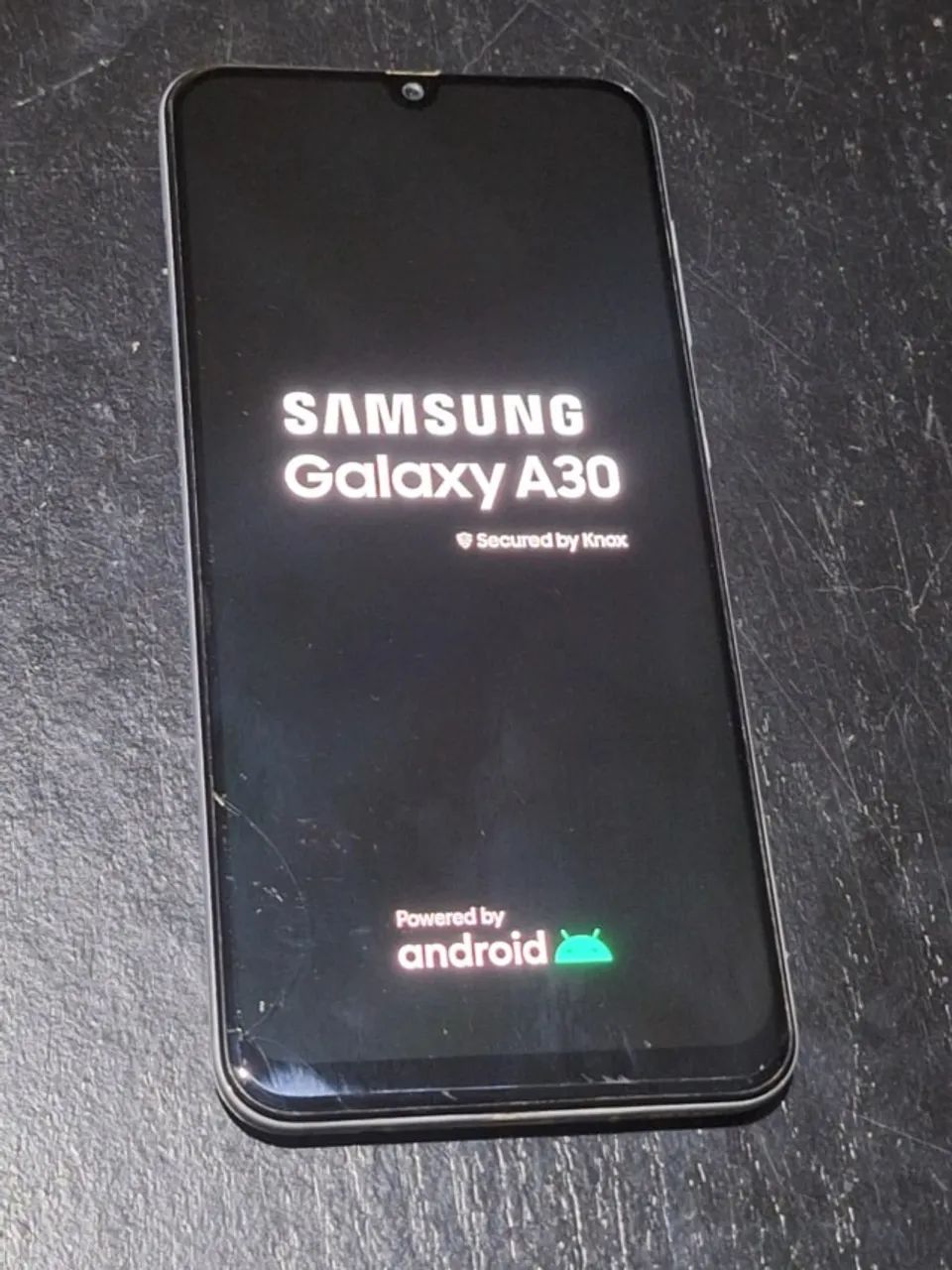 Samsung Galaxy A30 - 64GB - 4GB RAM - Foto 2