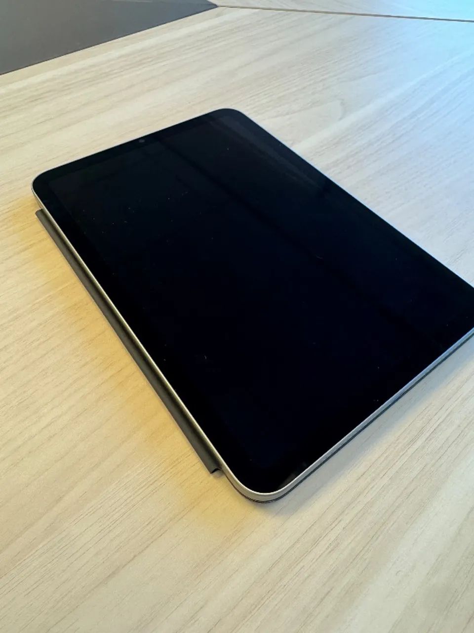 iPad mini 7 A17 Pro 128GB Wi-Fi, bateria 99%, com capa Apple