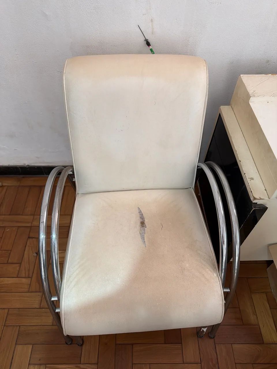 02 cadeiras de varanda na cor branca super confortáveis  - Foto 5