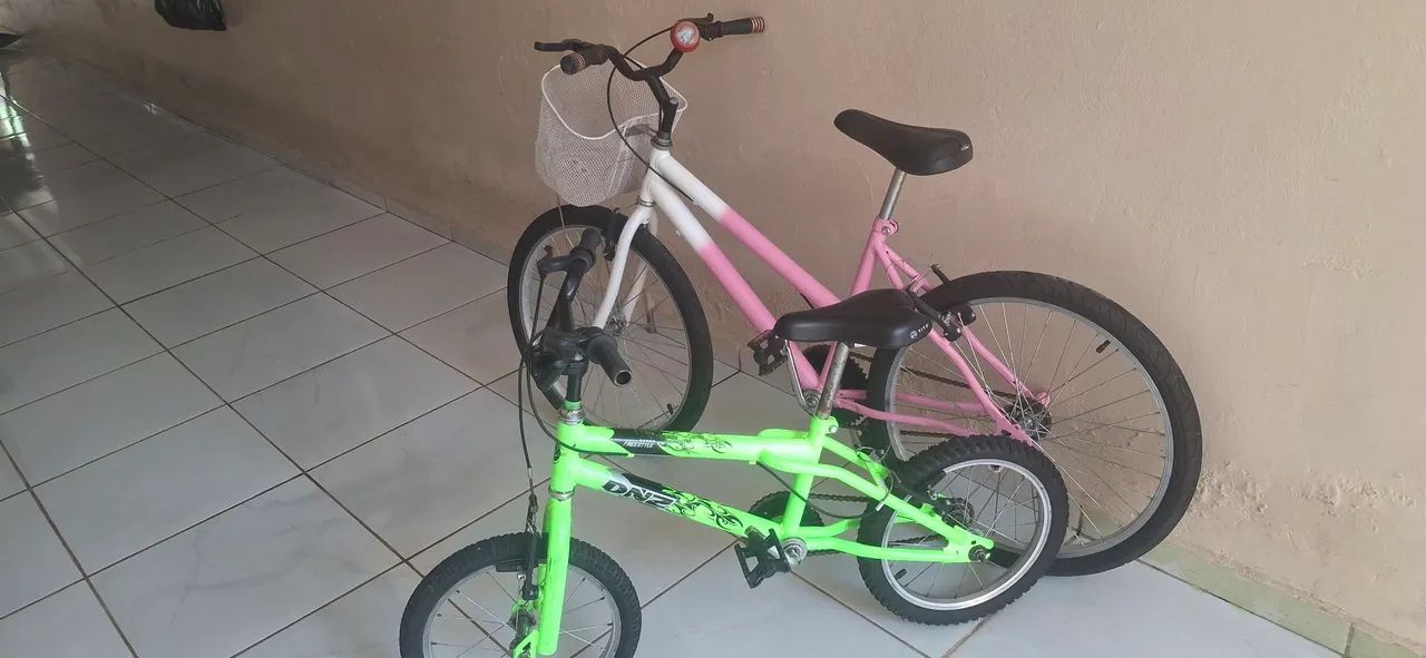 Vendo está duas bicicleta 