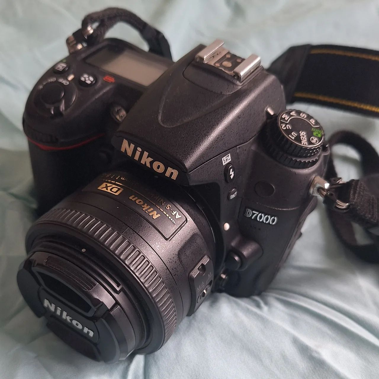 Nikon d7000 (apenas corpo) + lente 35mm 1.8 grátis