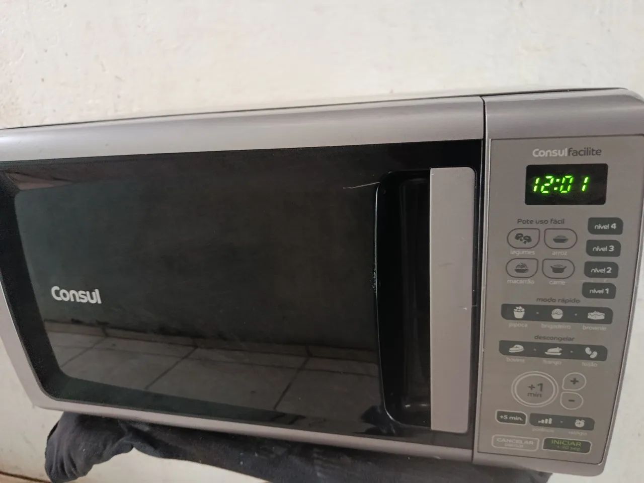 Microondas Consul 20 litros lindo cinza e preto 220v  - Foto 5