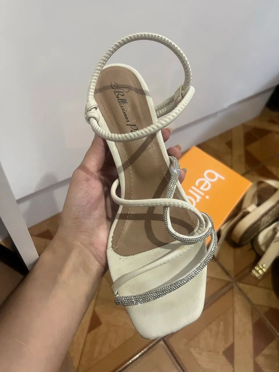 Vestido de besta e sandália  - Foto 3
