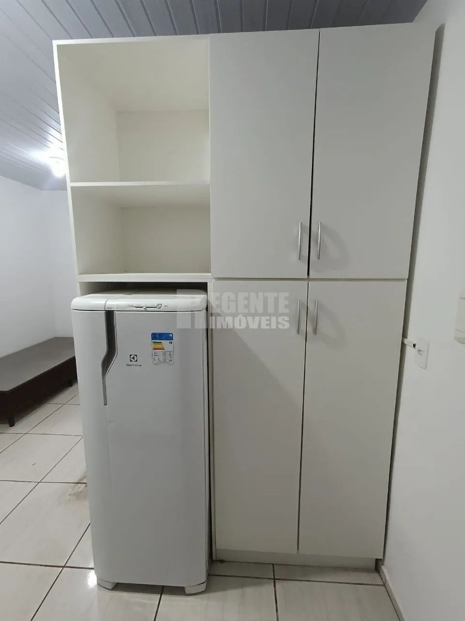 Ótima kitnet mobiliada para locação no bairro Trindade! - Foto 4
