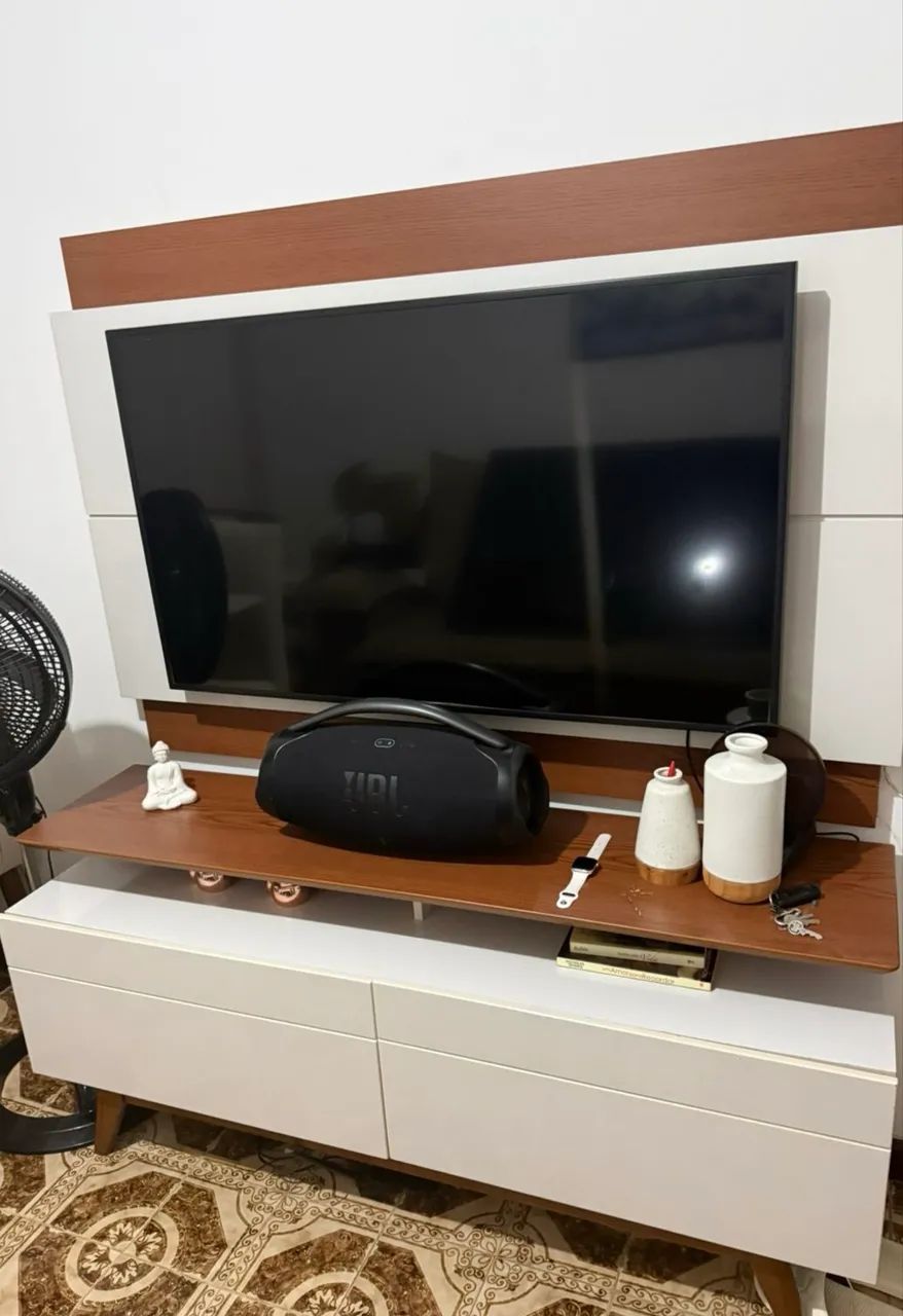 Painel com rack 