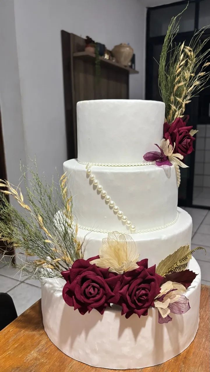 BOLO FAKE COR MARSALA COM PÉROLAS  - Foto 3