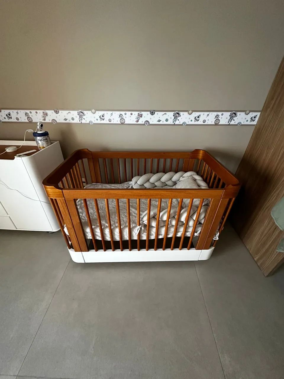 BERÇO E CÔMODA
