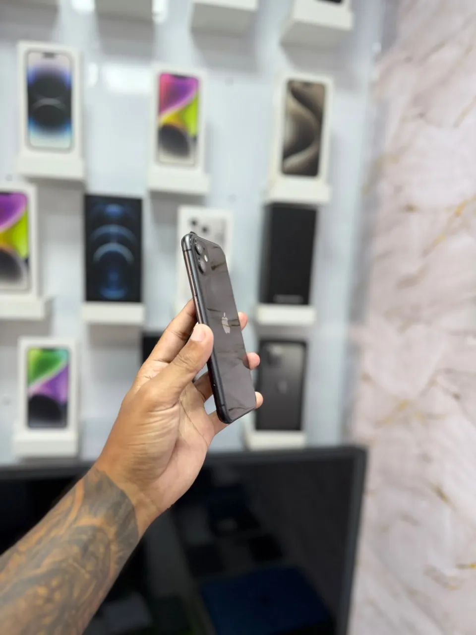 IPHONE 11 - 64GB PRETO ?950,00 - Foto 2