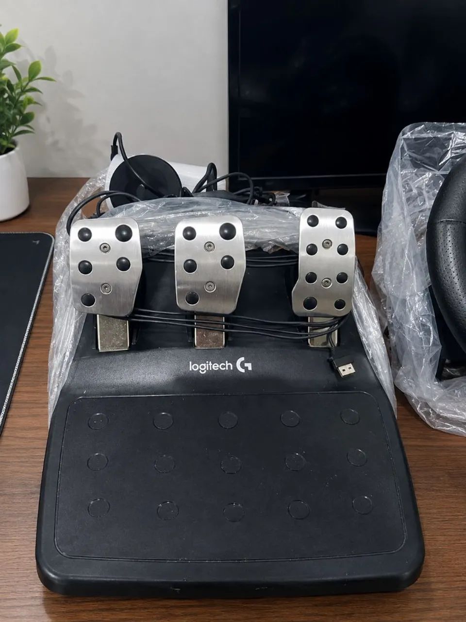 Logitech G29 Driving Force + Pedais - Foto 4