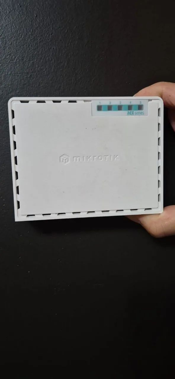 Roteador mikrotik hEX!