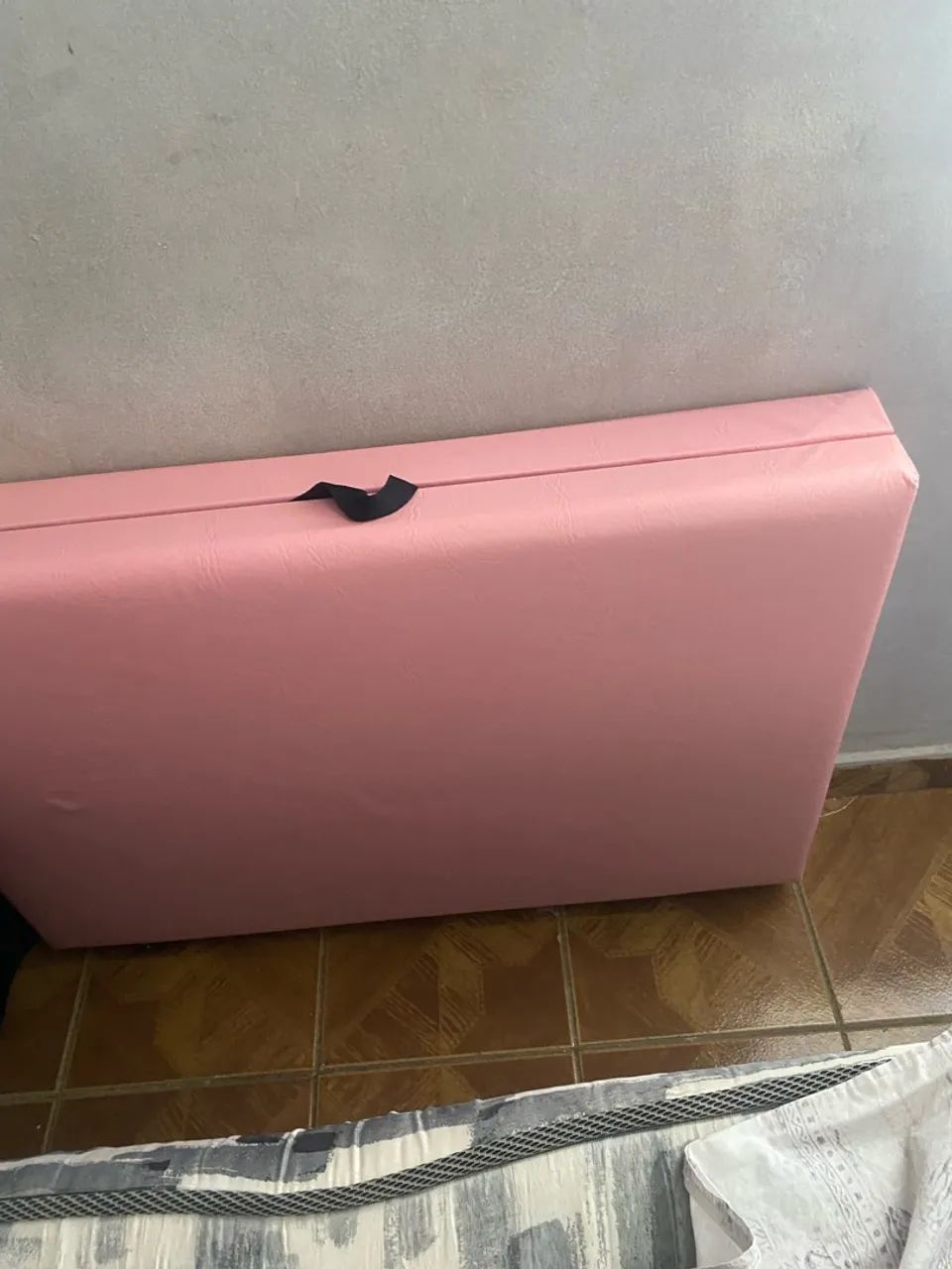 Vende se maca 