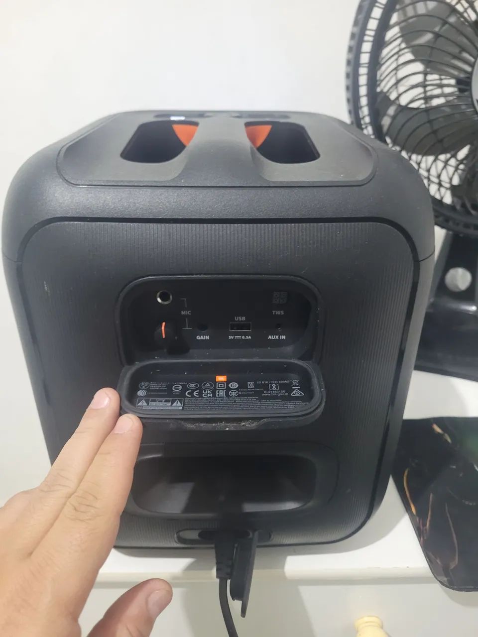 Caixa JBL Essencial  - Foto 4