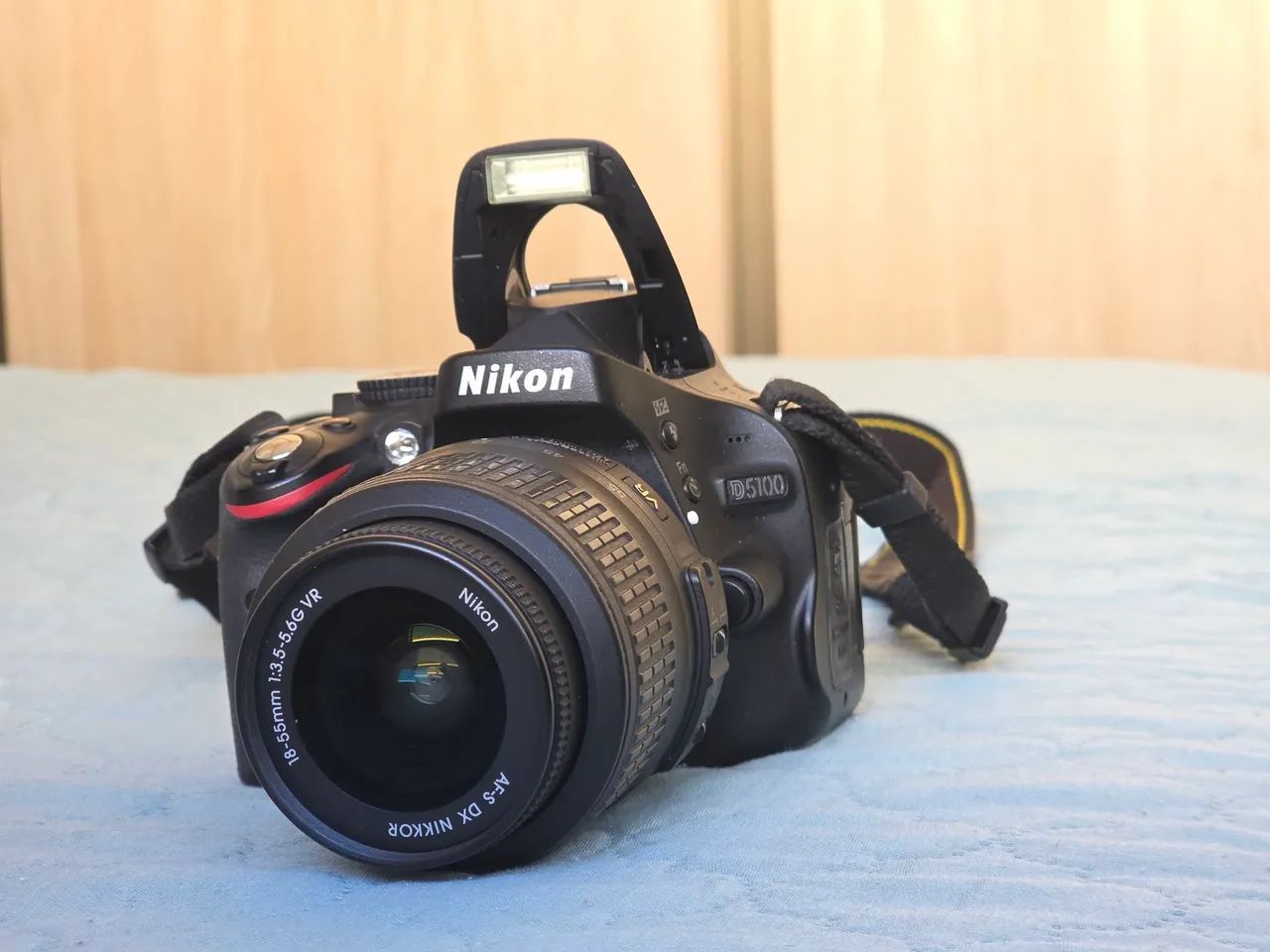 Câmera DSLR Nikon D5100 - Apenas 8 mil cliques 