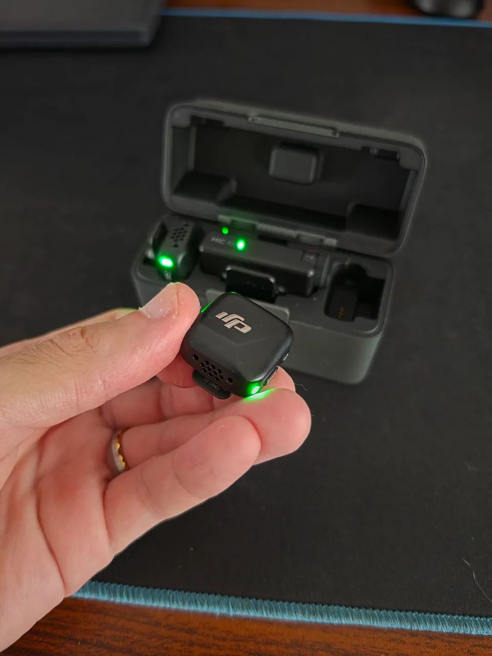 Microfone Sem Fio DJI Mic Mini (2 TX Microfone + 1 RX Receptor com Case - Foto 4