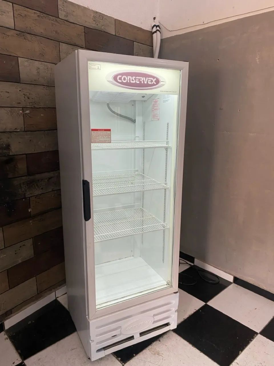 Expositora de bebidas porta de vidro novinha entrego