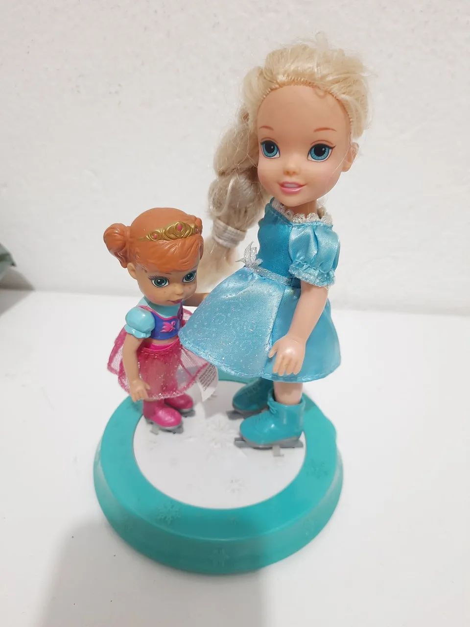 Boneca Elsa e Frozen 