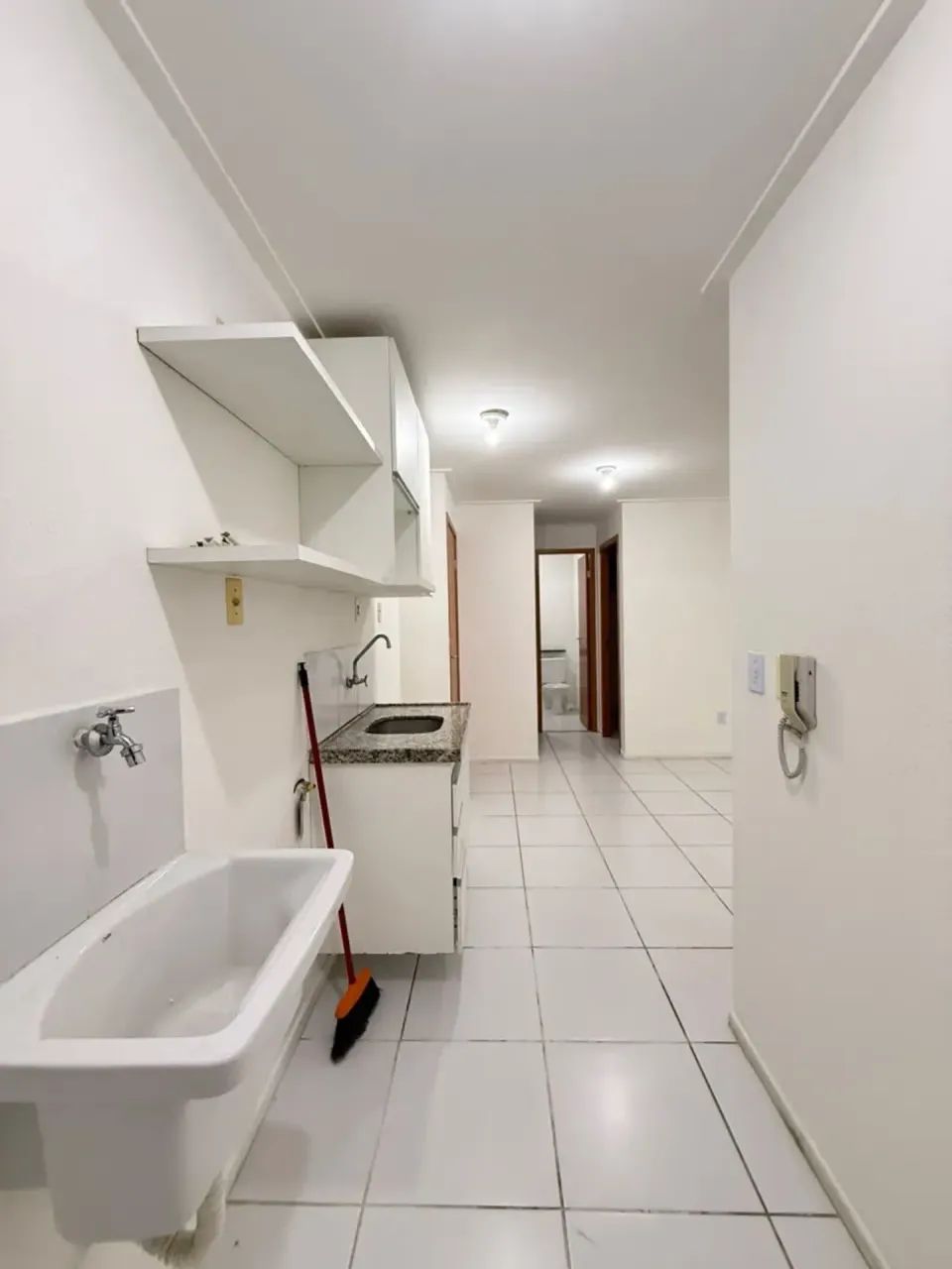 Quarto e sala com fixos no farol-53m2- próx ao cesmac. - Foto 2