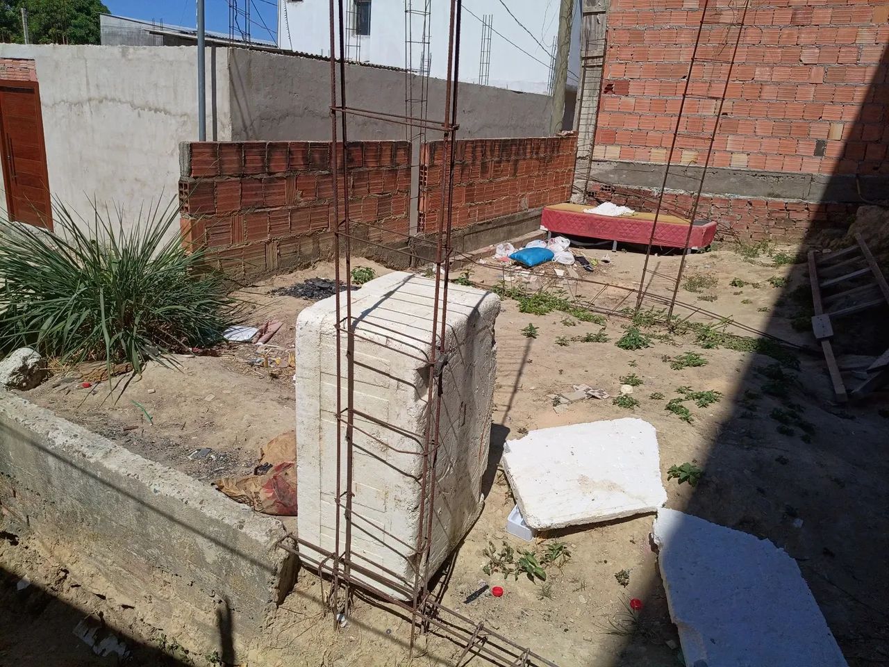 VENDO TERRENO NO BAIRRO JAPIIM  - Foto 2