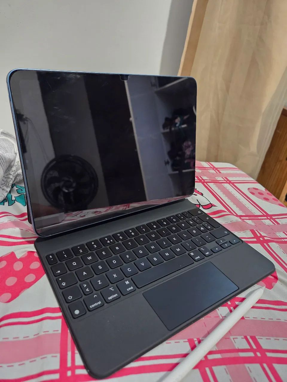 iPad Air 第5世代 64GB Magic Keyboard Pencil Completo: iPad Air 5 (M1) 64GB Azul + Magic Keyboard + Apple