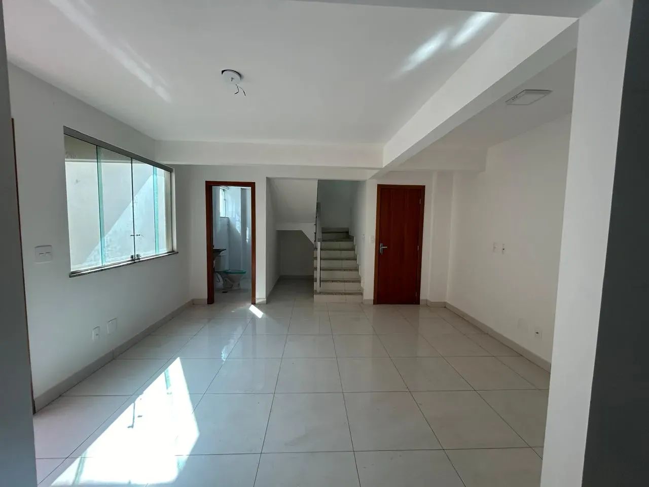 Acaiaca - Casa com 2 quartos, suíte e 1 vaga