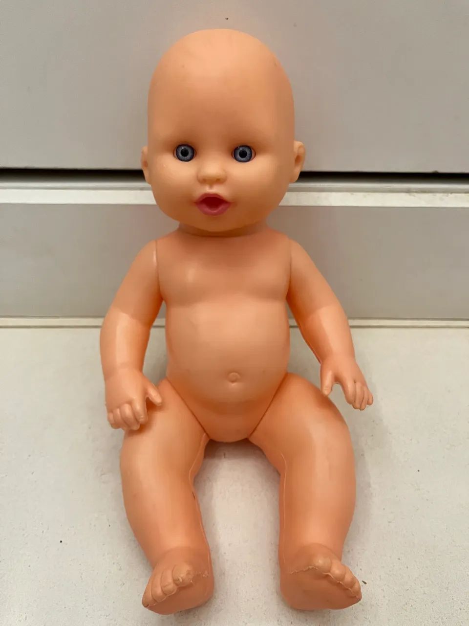 Boneca bebê pequena 