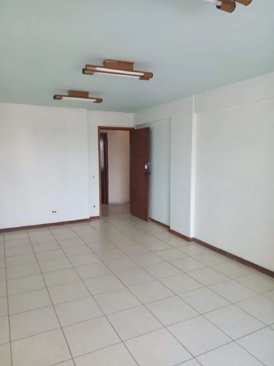 Sala comercial próxima ao Fórum
