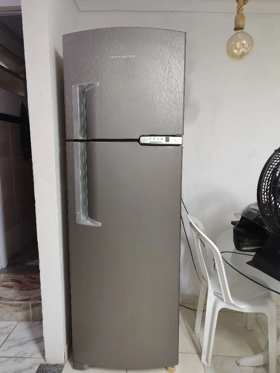 Vendo refrigerador Frost Free Brastemp  plotada, entrar em contato com *. - Foto 2