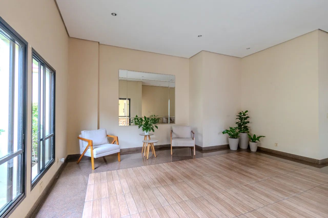 Apartamento para venda em Moema com 2 quartos, sendo 1 suíte, 63m² - Foto 2