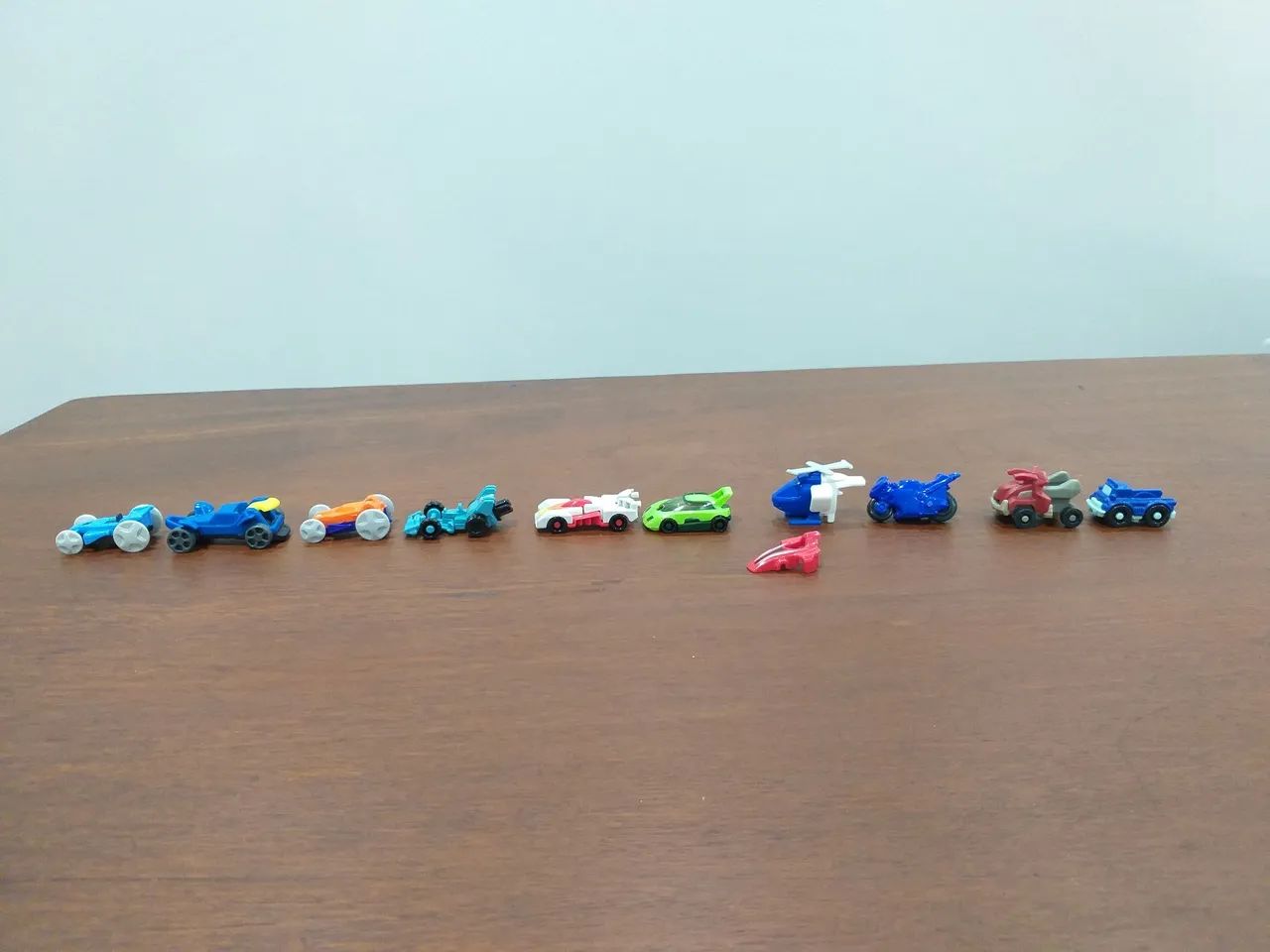 Lote Kinder Ovo Carrinhos - Foto 2
