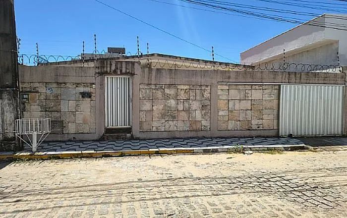 Casa à Venda - Lagoa Nova - Natal/RN