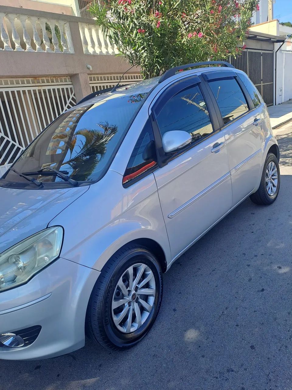 Fiat Idea Attractive 1.4 Fire Flex 8V 5P 2012 - Foto 4