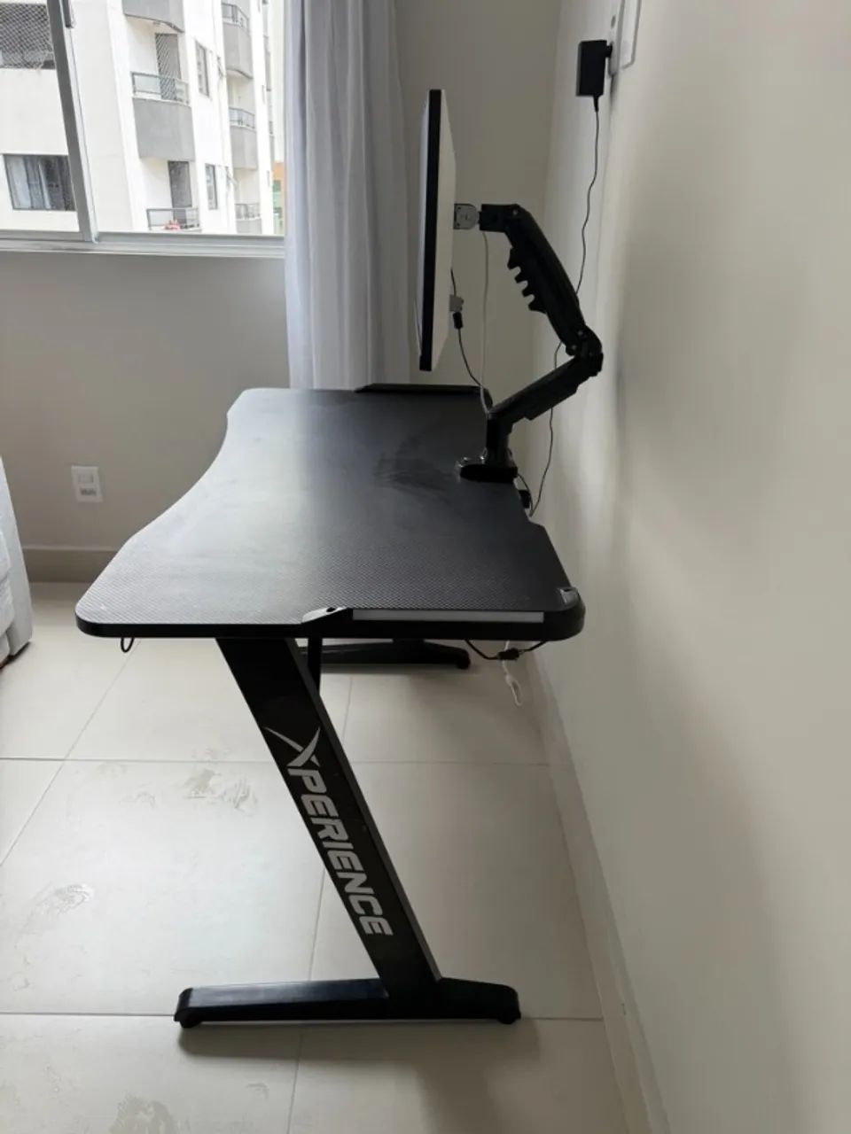 MESA GAMER COM SUPORTE E TELA - Foto 2