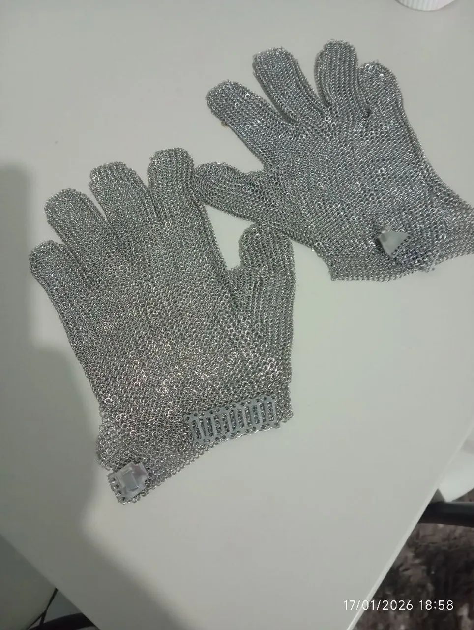 Venda duas luva de aço para uso o açougue e todos os cortes todo e cortes - Foto 2