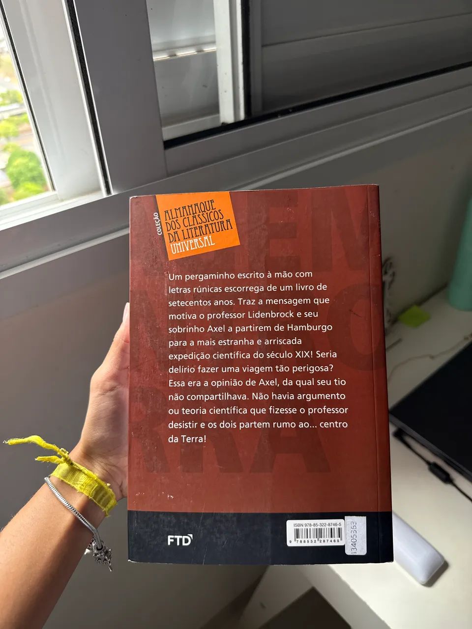 Livro paradidático Viagem ao centro da terra - Foto 3